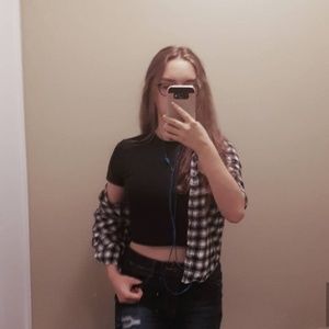 Meet your Posher, Danika